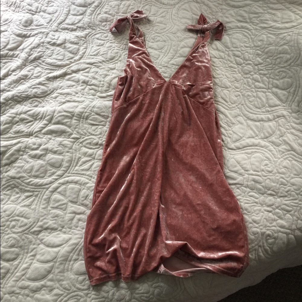 SOLD🎇Divided pink velvet mini dress